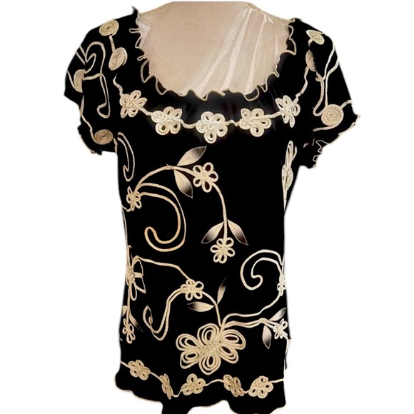Lauren Michelle ladies blouse size large. Gorgeous crochet pattern. - Picture 1 of 16